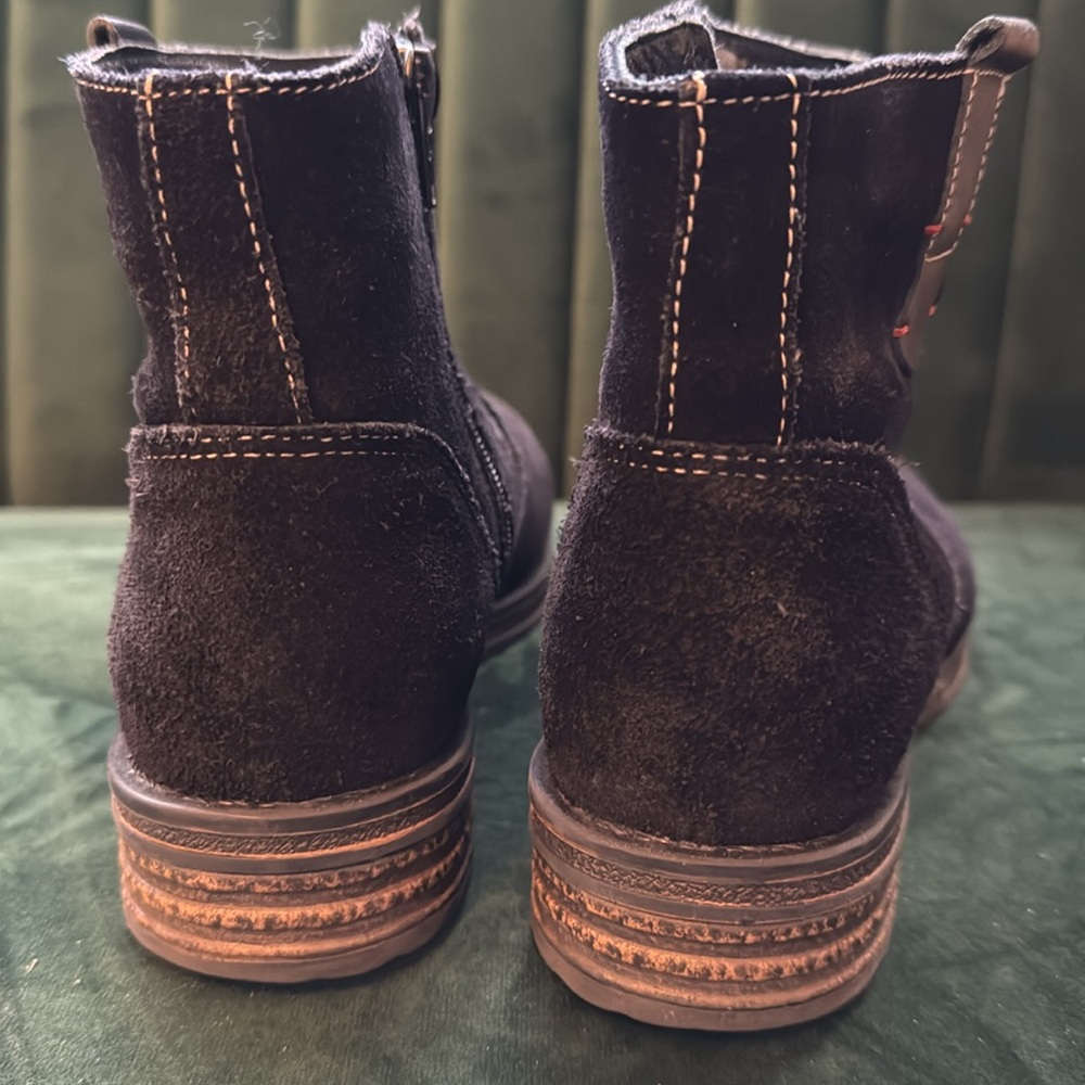 Biza Black Suede Ankle Boots Size 6.5 View 4